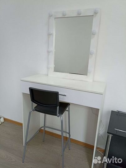 Аренда места визажиста бровиста