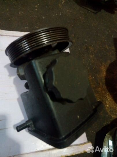 Насос гур Мерседес Спринтер 2.2D/2.7D до 2006г