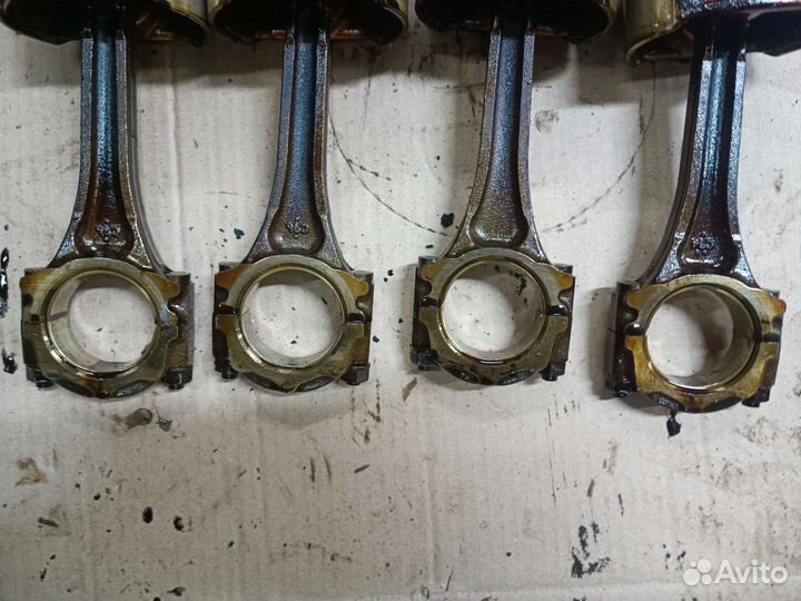 Поршни с шатунами S6D 1.6 Kia Spectra