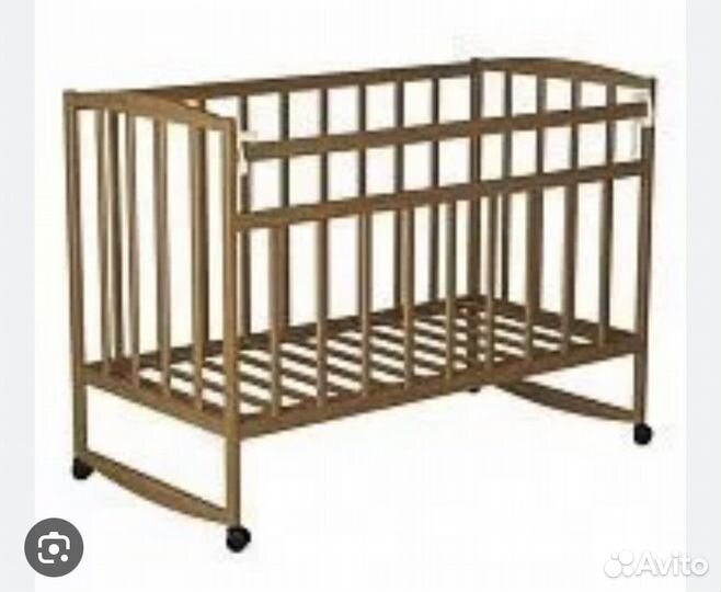 Детская кроватка с матрасом