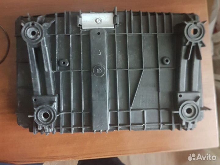 Площадка аккумулятора Mercedes A2056200118