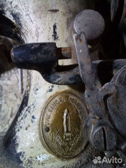 Швейная машина Singer