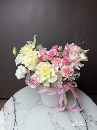 Белые розы композиция