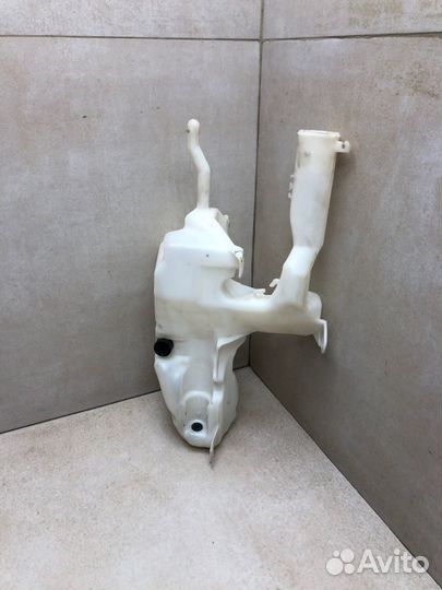 Бачок омывателя Volvo V40 универсал B4204T3 2003