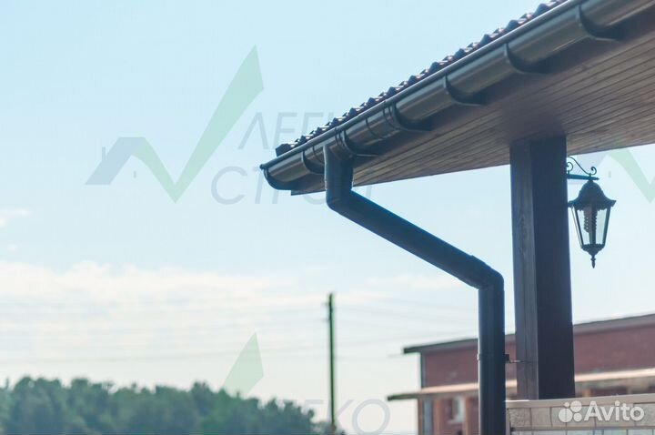 Желоб водосточной трубы