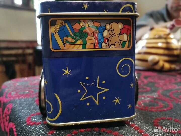 Музыкальная шкатулка - игрушка автомобиль