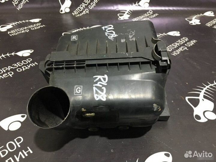 Корпус воздушного фильтра Toyota Auris 1.6L