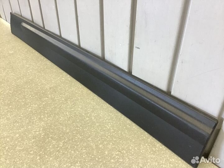 Накладка двери передней левой Kia Sorento II 2009