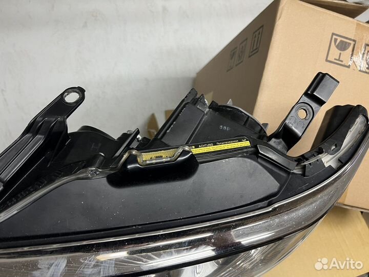 Фары оригинал Тойота камри