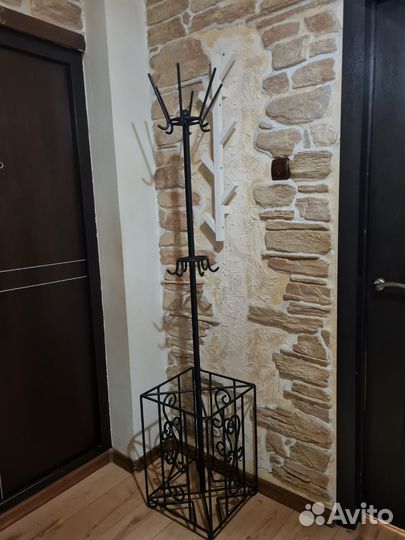 Кованные вешалки в прихожую