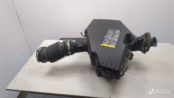 Корпус воздушного фильтра Hummer H3, 2006