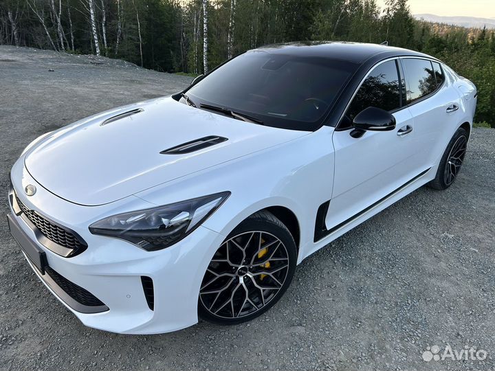 Kia Stinger 2.0 AT, 2018, 91 000 км