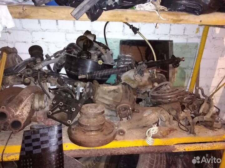 Запчасти на Mercedes 124 м102