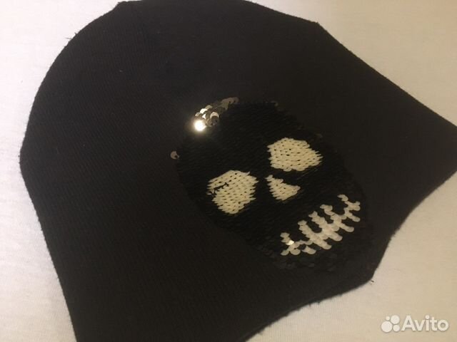 Шапка с аппликацией унисекс