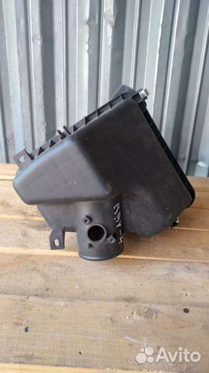 Корпус воздушного фильтра Toyota RAV-4