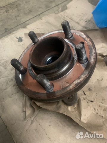 Ступица Land Rover discovery 4 и колёсные гайки