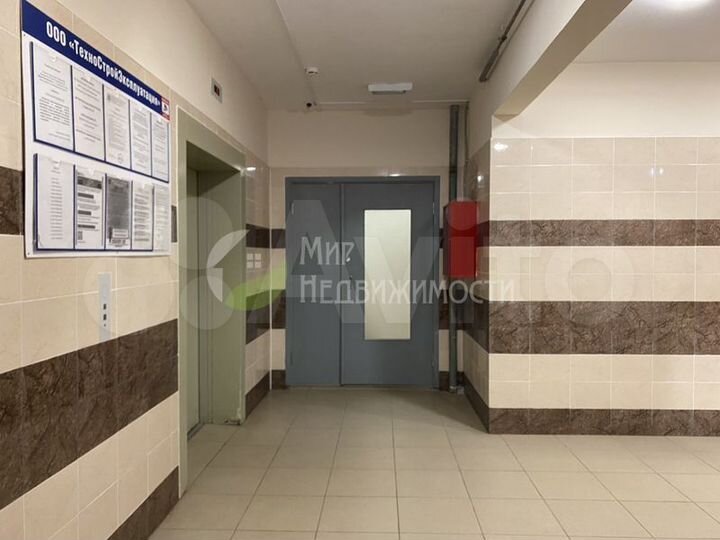 2-к. квартира, 82,3 м², 1/17 эт.