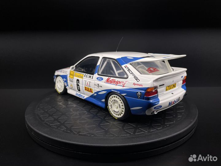 Ford Escort RS Cosworth 1:18 / UTModels-Minichamps