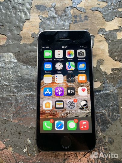iPhone SE, 32 ГБ
