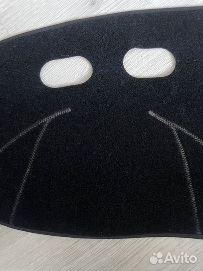 Коврик на панель лада приора 2