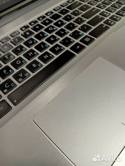 Игровой ноутбук i5, GT740M(2Gb)