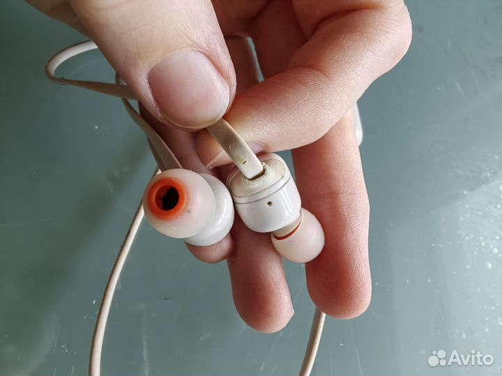 Bluetooth наушники jbl внутриканальные б/у