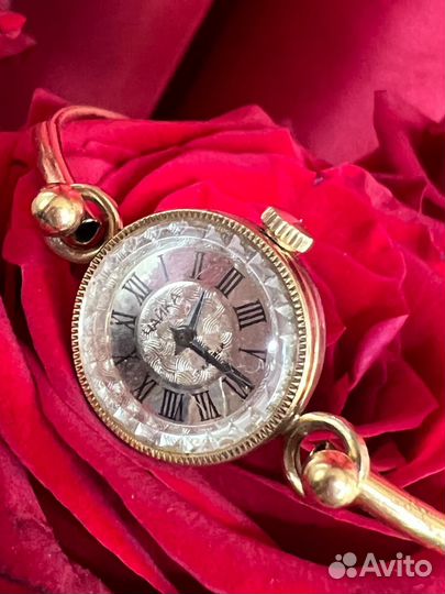 Часы Чайка позолоченые 17 камней