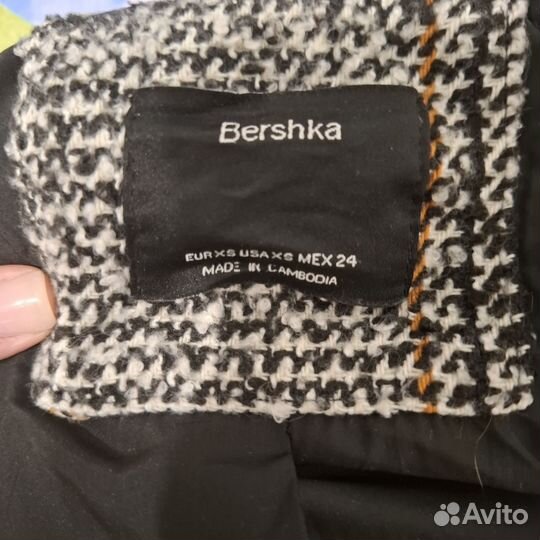 Пальто Bershka женское в клетку