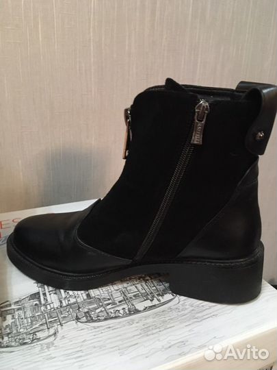 Женские ботинки