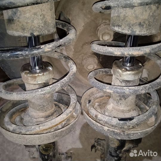 Передние стойки опель вектра б