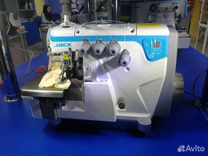 Оверлок Jack E4-4-M03/333 (четырехнитка)