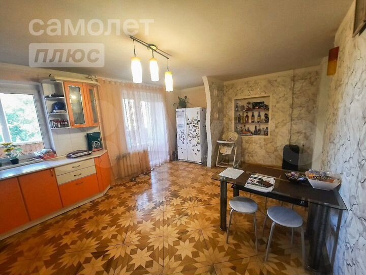 4-к. квартира, 135 м², 3/5 эт.