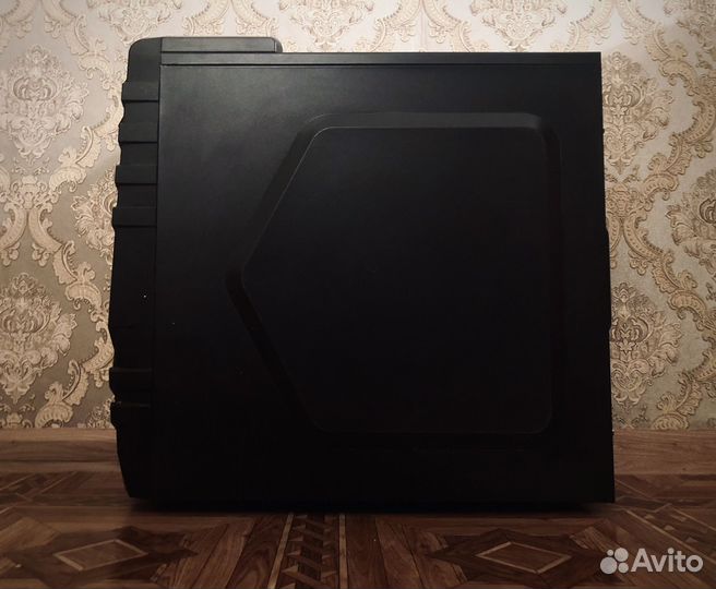 Довольно хороший компьютер на бп 700 W Zalman