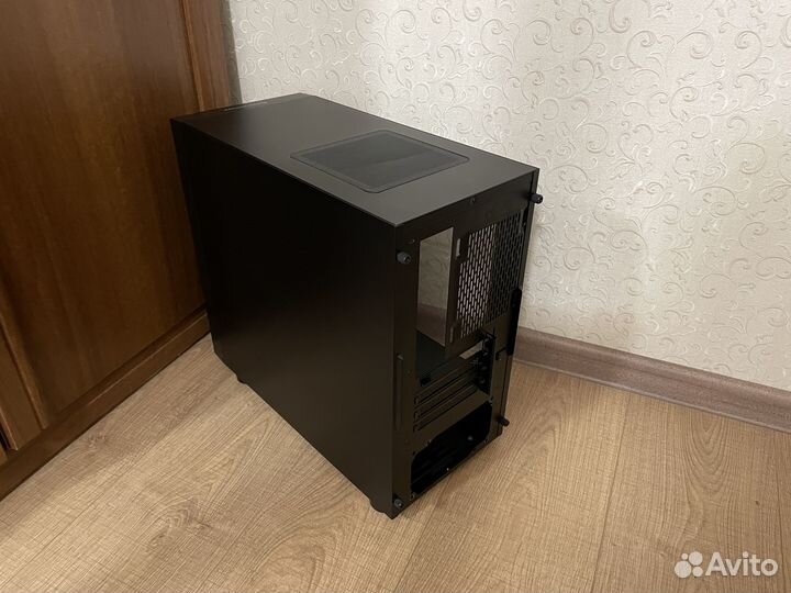 Корпус Thermaltake Versa H18 Window черный