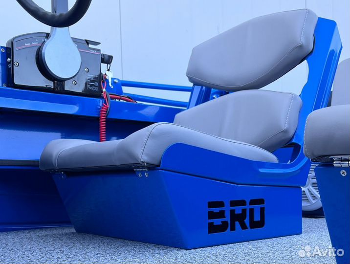 Лодка BRO 4.2 S console