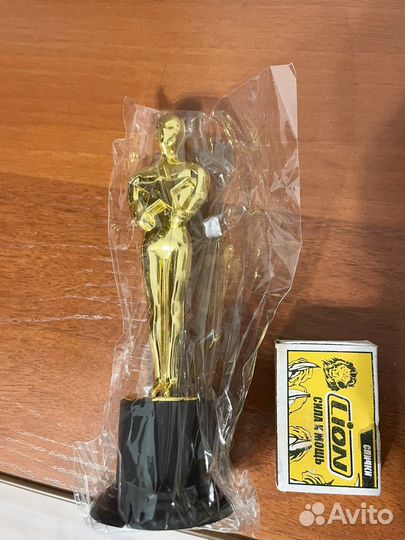 Оскар статуэтка