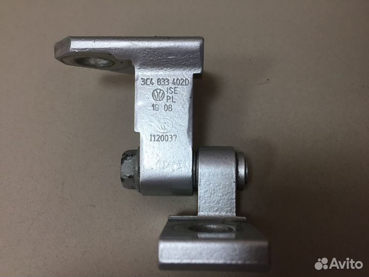 Петля двери задней правой верх VW Passat B6/B7/CC