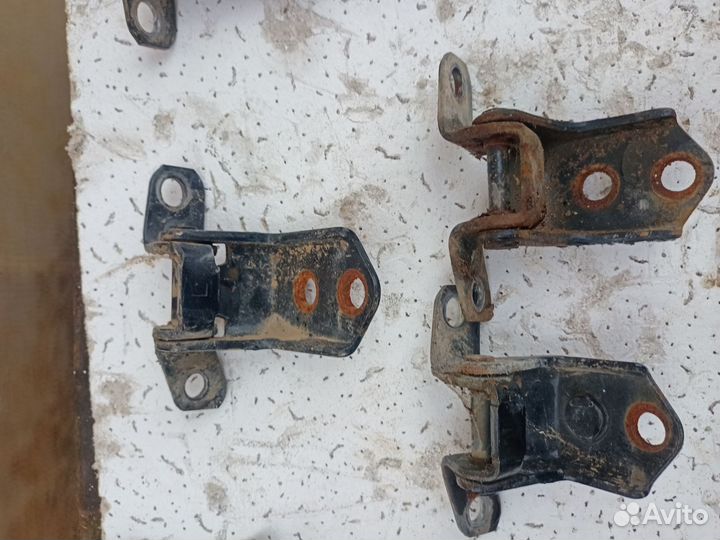 Дверные петли mazda 6 gg