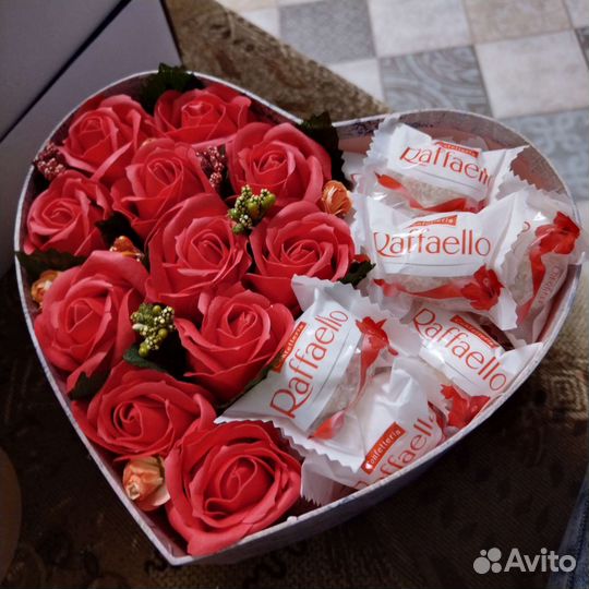 Мыльные розы с конфетами