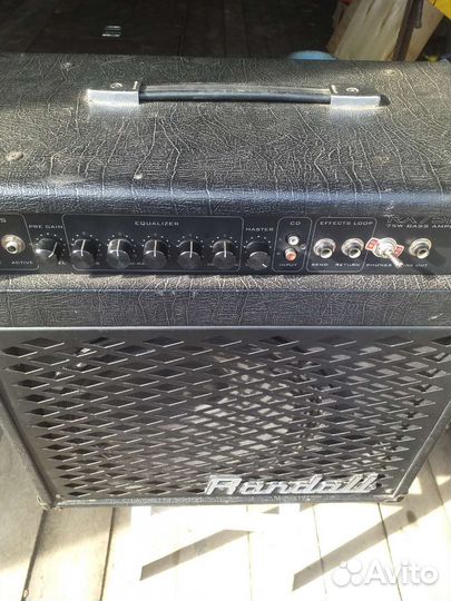 Комбоусилитель бас гитарный