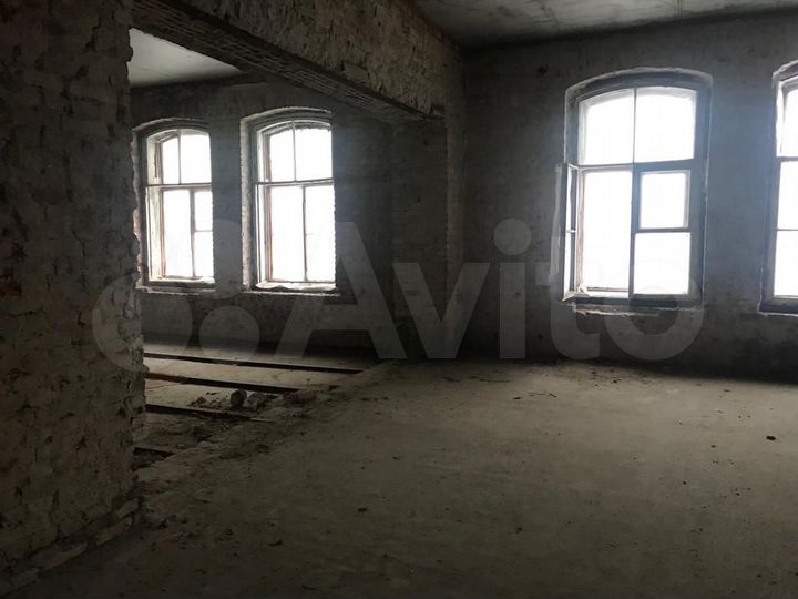 Здание, 3550 м²
