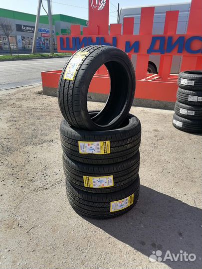 Sonix Prime UHP 08 245/40 R19 98W