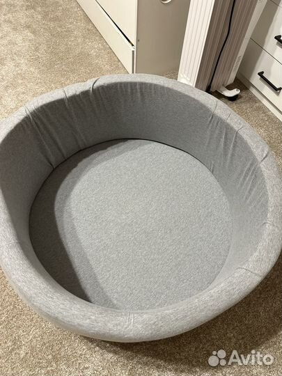 Сухой бассейн с шариками