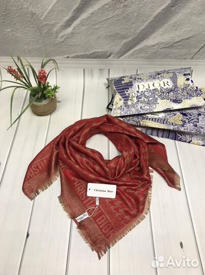 Платок ysl