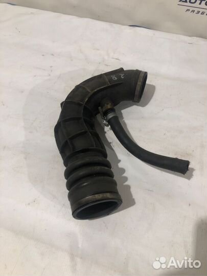 Патрубок воздушн.фильтра ваз (LADA) kalina sedan 1