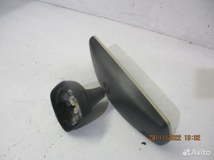 Зеркало заднего вида