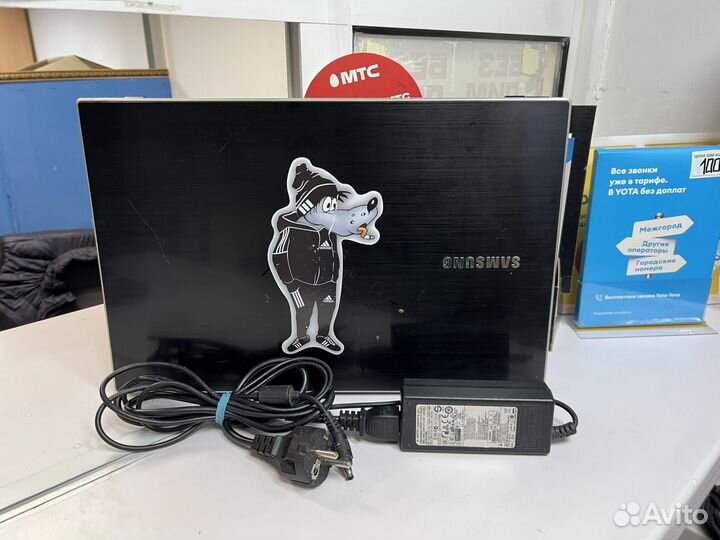 Ноутбук Samsung 300V i5