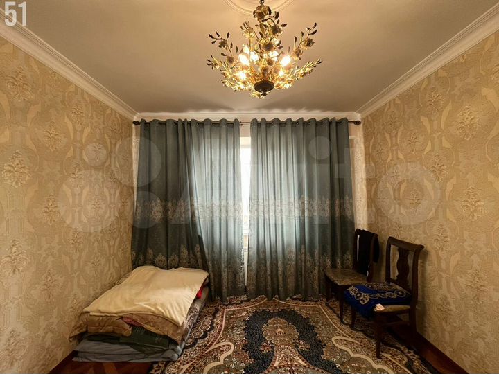 2-к. квартира, 73 м², 1/8 эт.