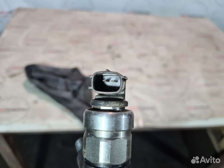 Форсунка дизельная Mitsubishi Pajero Sport 2011