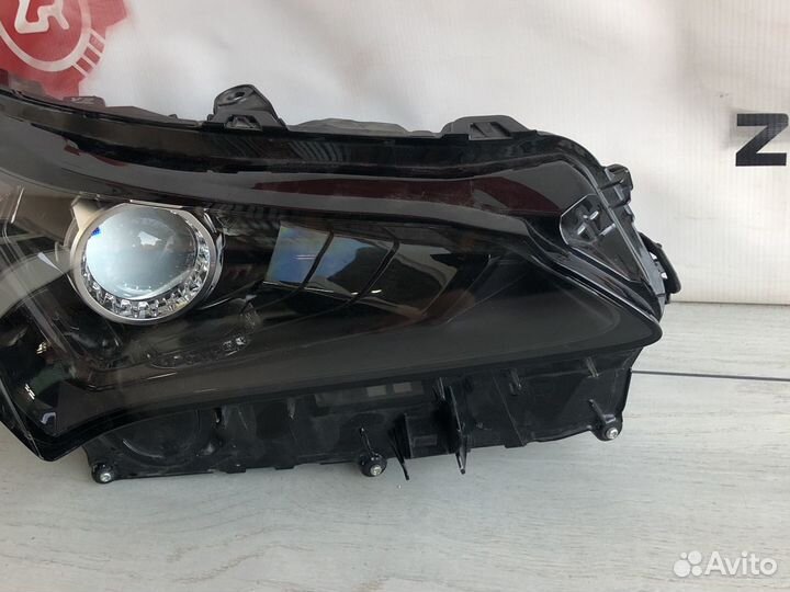 Lexus NX Фара правая